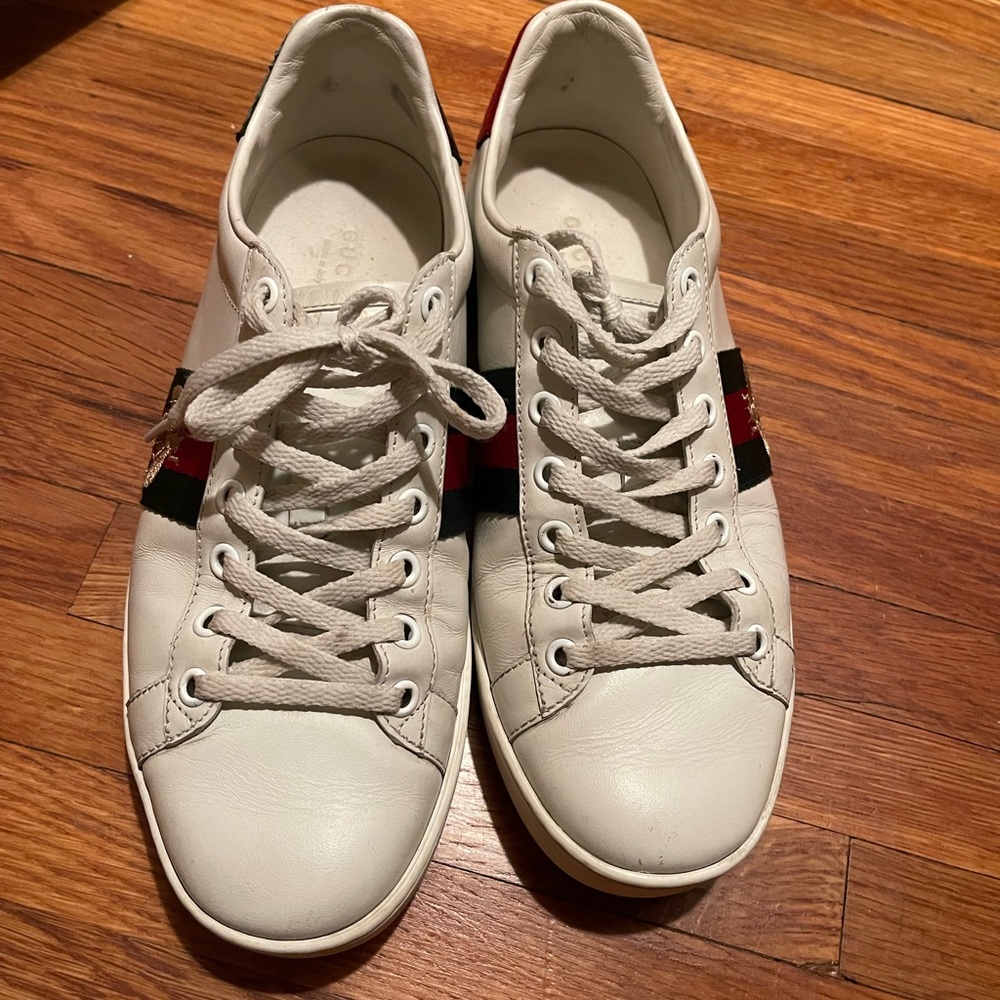 🛑sold🛑shoes in perfect condition gucci bee